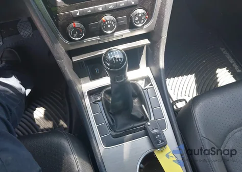 2015 Volkswagen Passat 2.0L Tdi Se from USA, damaged, VIN 1VWBV7A38FC044618